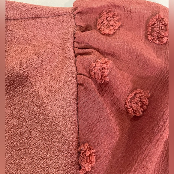 Dusty Rose lightweight sheer short puff sleeve with embroidered polka dots - Picture 5 of 8